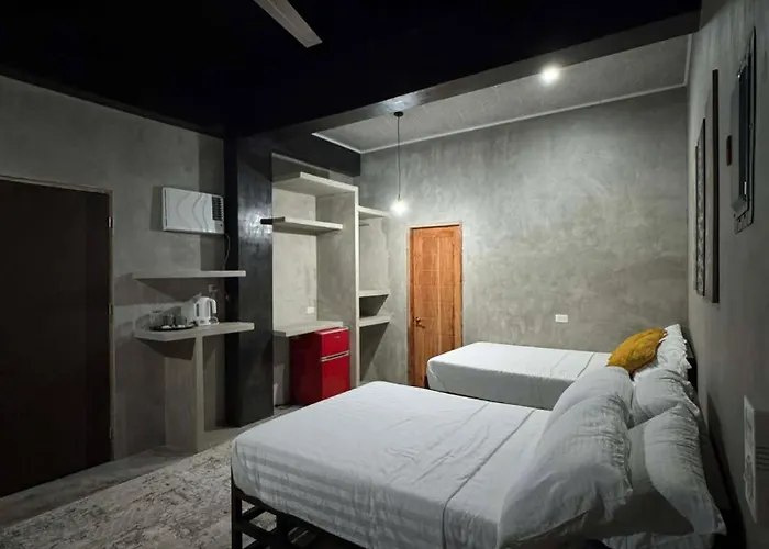 Greyhouse Hotel