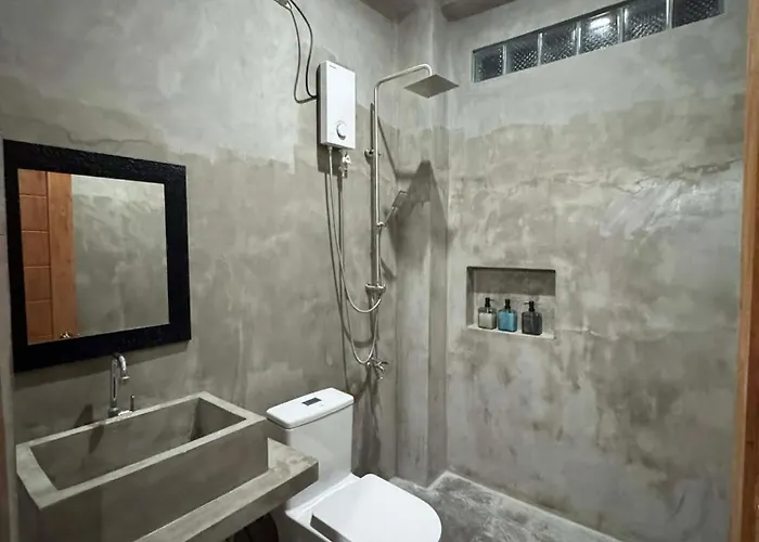 Greyhouse Hotel *